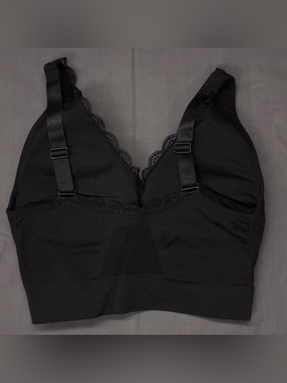 CaraMia Wireless Lift Bra Lot of 2 Black White Medium Lace CrissCross Side Hook - Picture 6 of 13